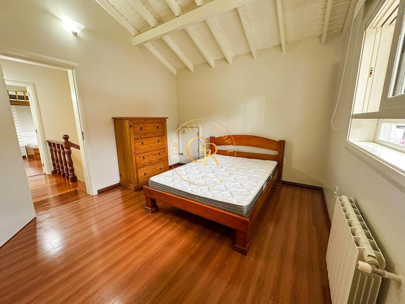 Casa com 04 dormitórios em Bairro Charmoso em Gramado: 27ª foto da galeria de imagens do imóvel