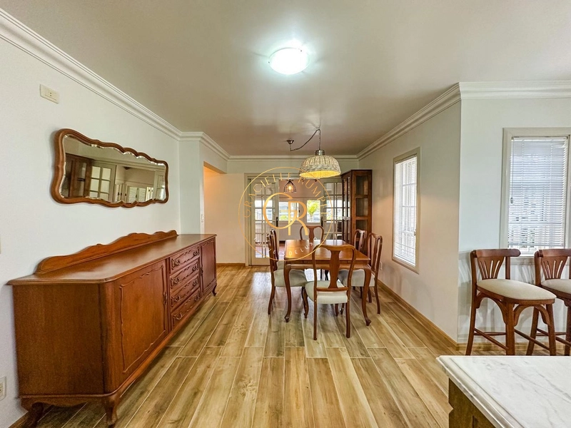 Casa com 04 dormitórios em Bairro Charmoso em Gramado: 19ª foto da galeria de imagens do imóvel