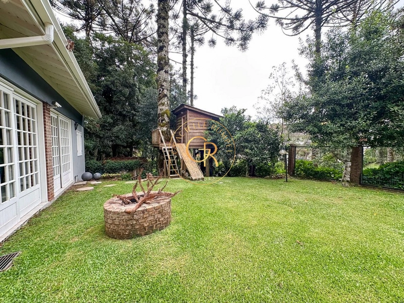 Casa com 04 dormitórios em Bairro Charmoso em Gramado: 12ª foto da galeria de imagens do imóvel