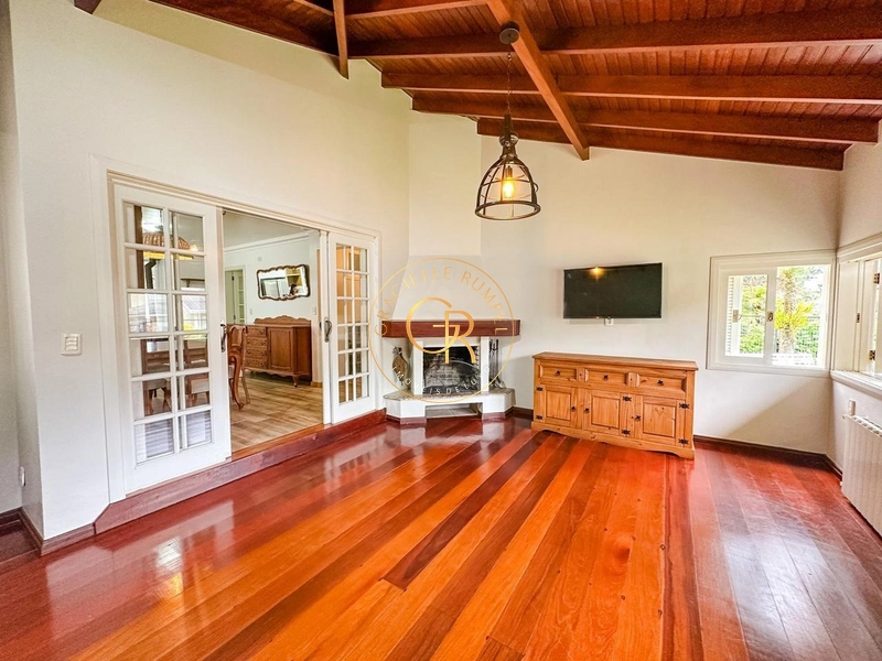 Casa com 04 dormitórios em Bairro Charmoso em Gramado: 16ª foto da galeria de imagens do imóvel