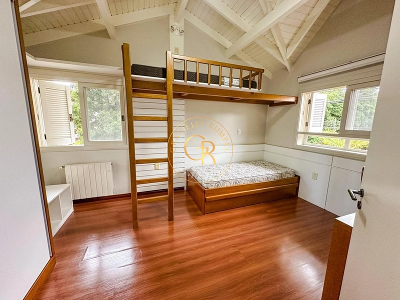 Casa com 04 dormitórios em Bairro Charmoso em Gramado: 32ª foto da galeria de imagens do imóvel