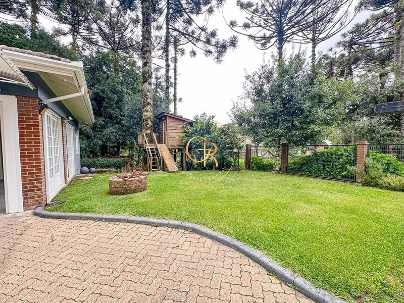 Casa com 04 dormitórios em Bairro Charmoso em Gramado: 11ª foto da galeria de imagens do imóvel