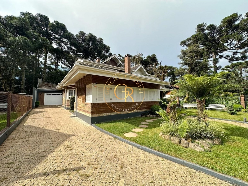 Casa com 04 dormitórios em Bairro Charmoso em Gramado: 7ª foto da galeria de imagens do imóvel