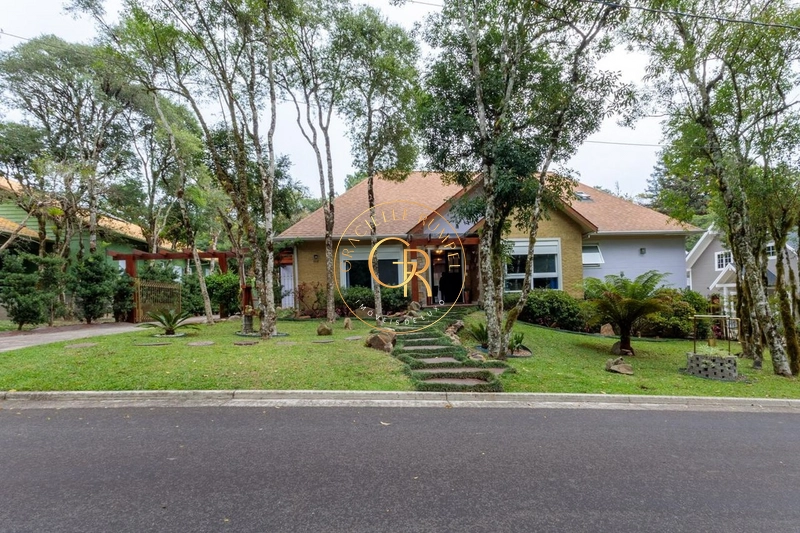 Casa em Condomínio com 04 dormitórios em Gramado: 3ª foto da galeria de imagens do imóvel