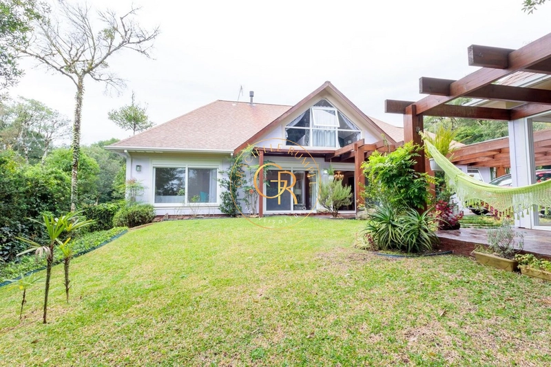 Casa em Condomínio com 04 dormitórios em Gramado: 2ª foto da galeria de imagens do imóvel