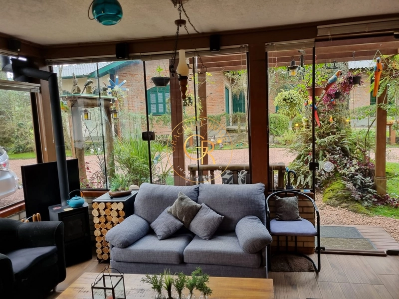 Excelente residência em meio à natureza, a apenas 4 minutos do centro: 42ª foto da galeria de imagens do imóvel