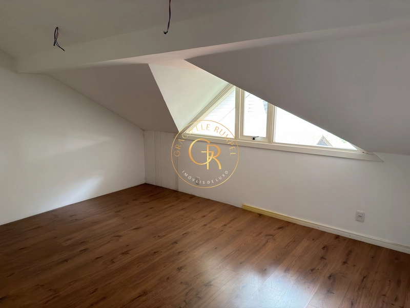 LINDA CASA GEMINA EM BAIRRO NOBRE: 22ª foto da galeria de imagens do imóvel