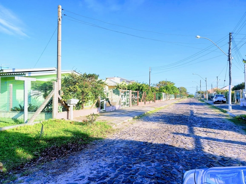 Terreno 10×30 a poucos metros da beira mar: 2ª foto da galeria de imagens do imóvel