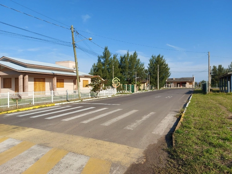 Amplo Terreno de esquina de frente para avenida: 2ª foto da galeria de imagens do imóvel