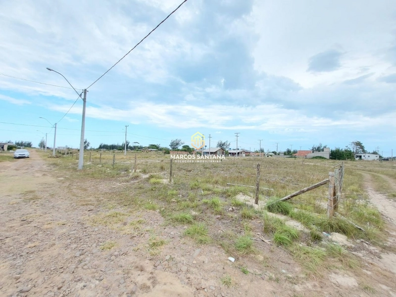 Conjunto de terrenos próximos ao mar: 1ª foto da galeria de imagens do imóvel
