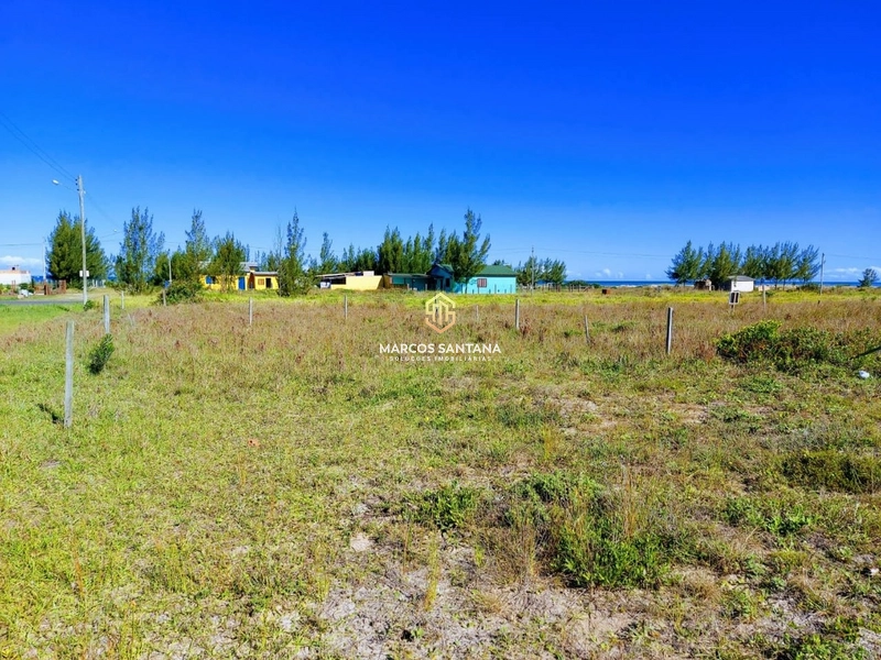 Terreno de esquina com metragem diferenciada: 2ª foto da galeria de imagens do imóvel