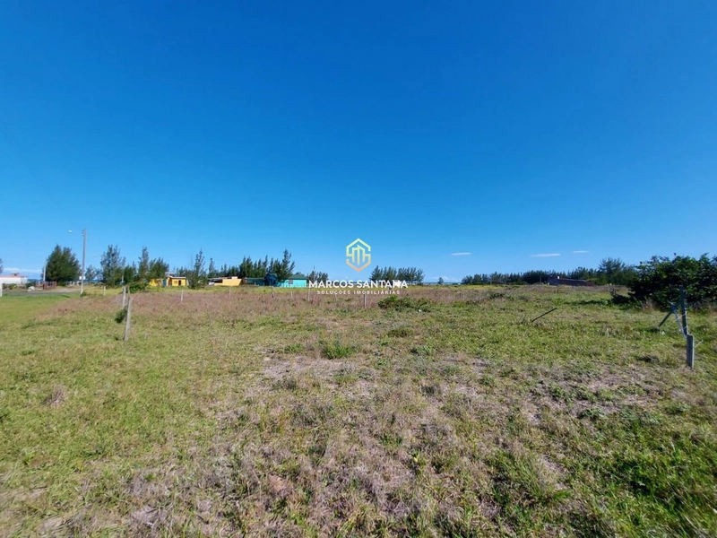 Terreno de esquina com metragem diferenciada: 1ª foto da galeria de imagens do imóvel