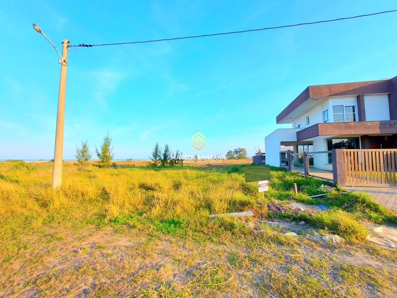 Terreno a poucos metros do mar: 3ª foto da galeria de imagens do imóvel