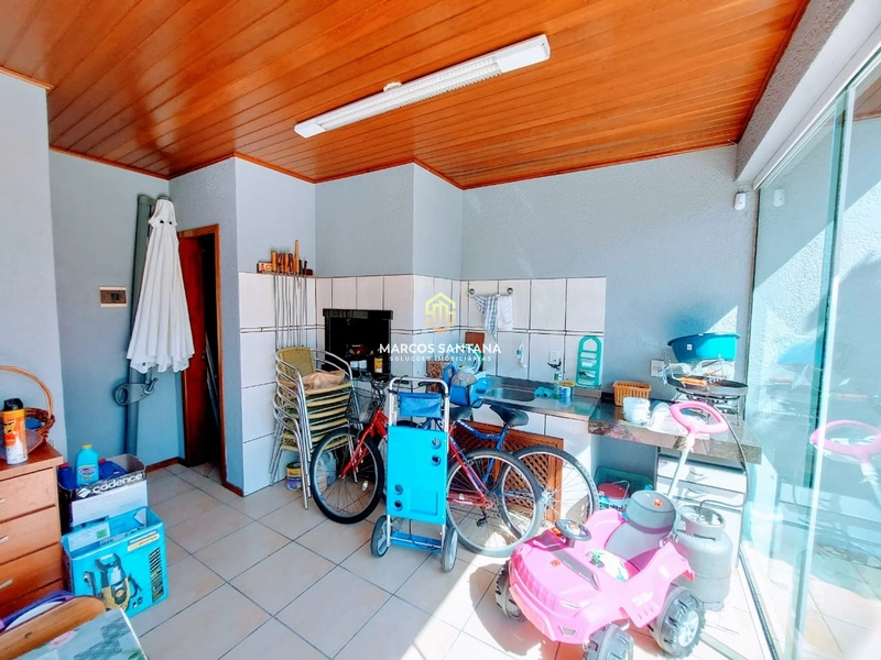 Linda residencia a poucos metros do mar: 18ª foto da galeria de imagens do imóvel