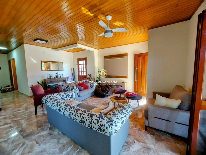 Linda residencia a poucos metros do mar: 4ª foto da galeria de imagens do imóvel