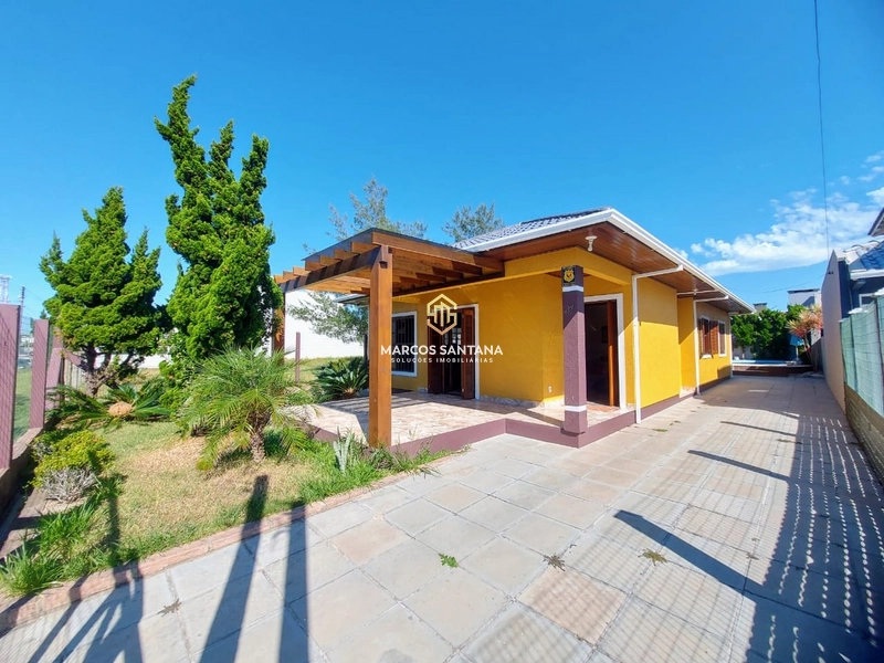 Linda residencia a poucos metros do mar