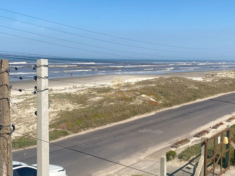 Apartamento de frente para o mar na praia de Rainha do Mar: 2ª foto da galeria de imagens do imóvel