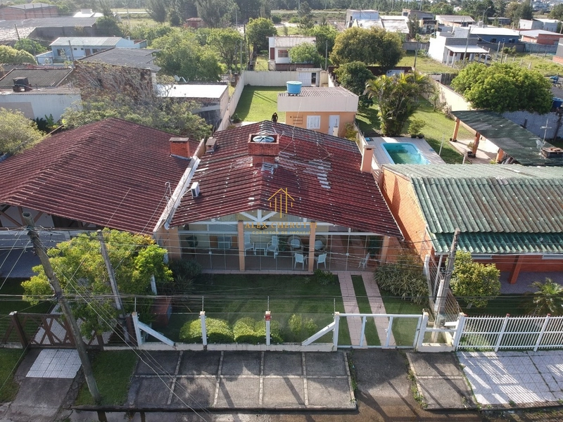 Bela casa na praia de Atlântida Sul