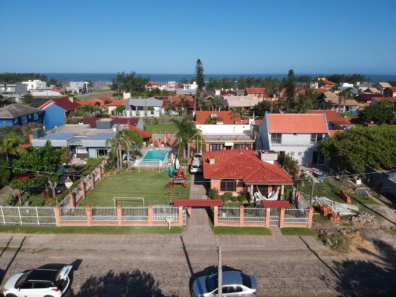 Casa com 2 terrenos na Praia de Arpoador, 3 dormitórios: 1ª foto da galeria de imagens do imóvel
