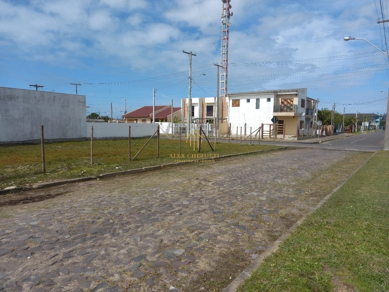 Belo terreno de esquina em Atlântida |Sul: 2ª foto da galeria de imagens do imóvel