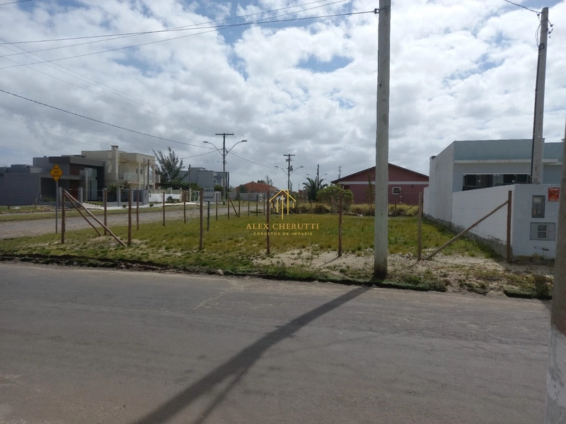 Belo terreno de esquina em Atlântida |Sul: 1ª foto da galeria de imagens do imóvel