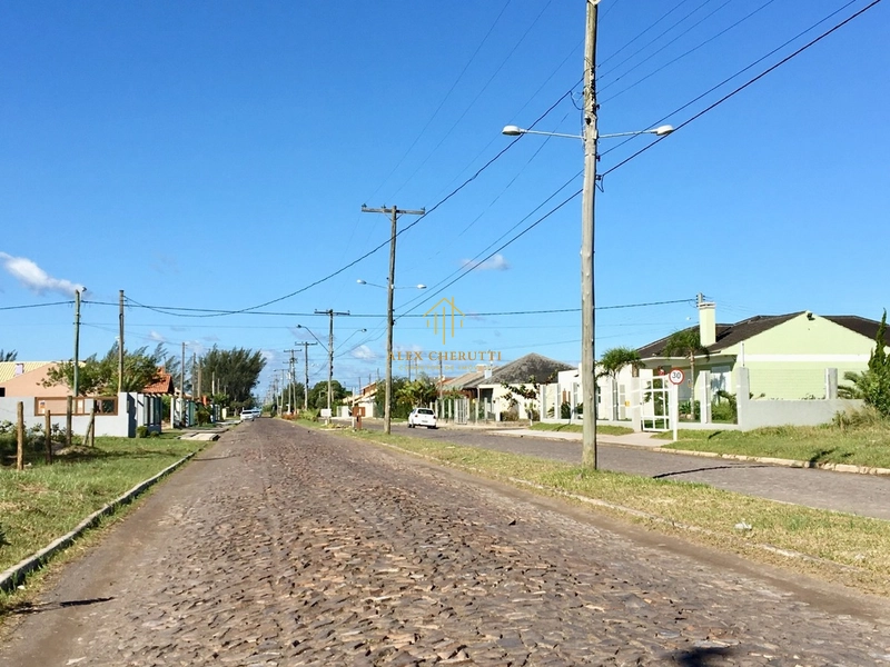 Terreno na praia dos Coqueiros: 2ª foto da galeria de imagens do imóvel
