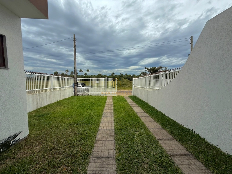Casa geminada na praia de Marina/Maristela: 4ª foto da galeria de imagens do imóvel