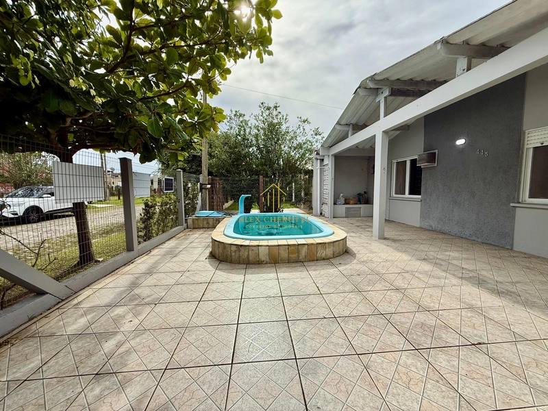 Casa na praia de Atlântida Sul: 2ª foto da galeria de imagens do imóvel