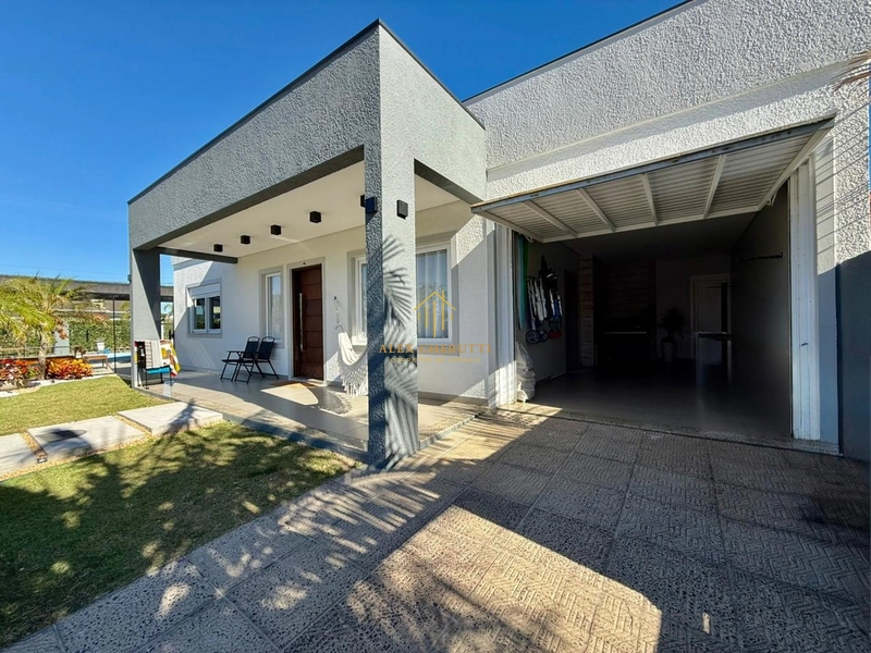 Lindo imóvel na praia de Arpoador: 3ª foto da galeria de imagens do imóvel