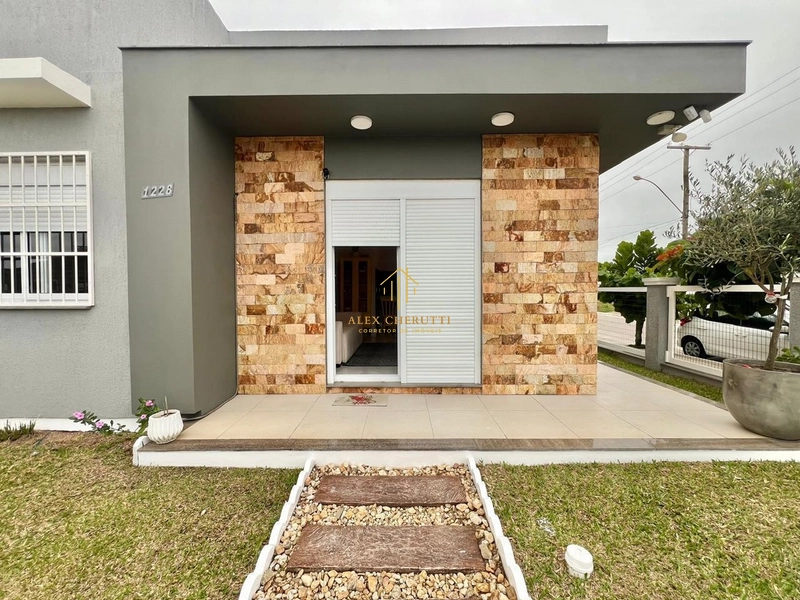 Casa para veraneio ou moradia em Atlântida Sul: 2ª foto da galeria de imagens do imóvel