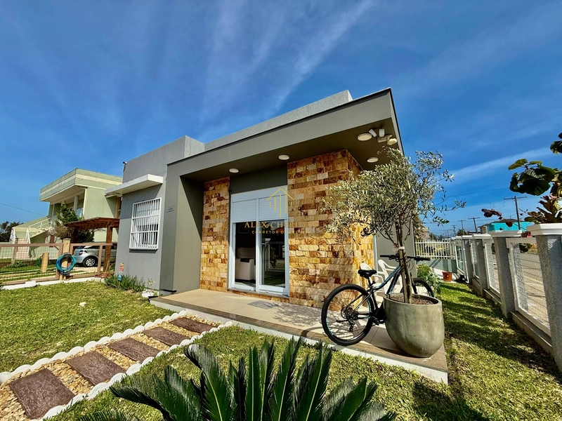 Casa para veraneio ou moradia em Atlântida Sul: 3ª foto da galeria de imagens do imóvel