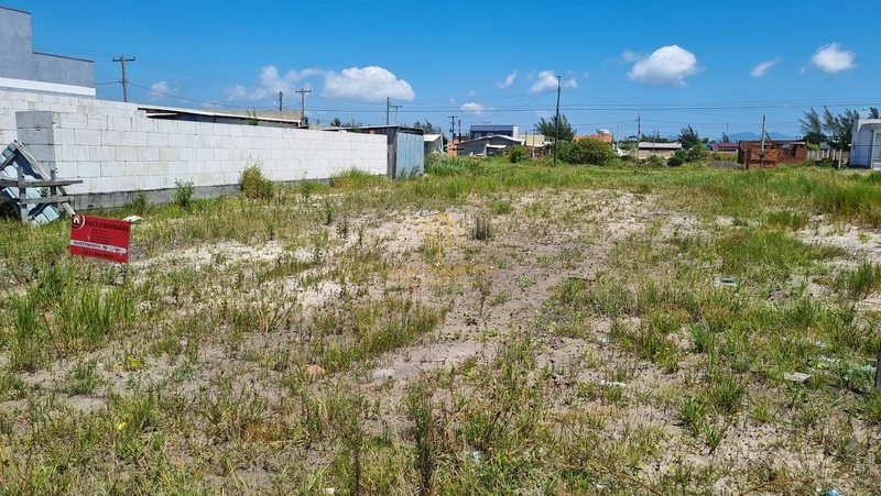 Terreno na praia de Atlântida Sul: 2ª foto da galeria de imagens do imóvel