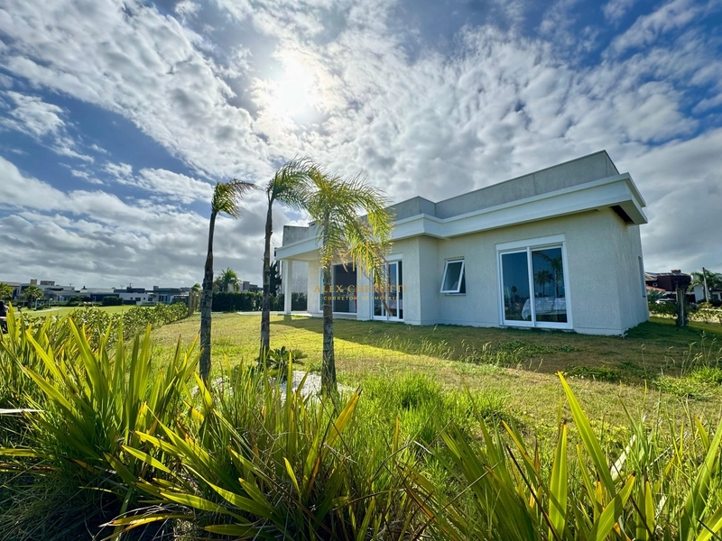 Linda casa no Coondomínio Riviera: 4ª foto da galeria de imagens do imóvel
