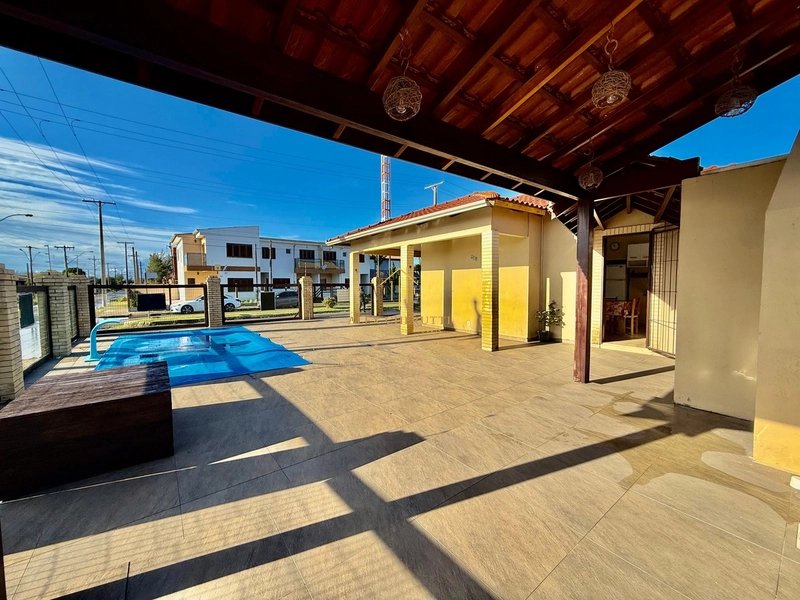 Casa com ótima localização em Atlântida Sul: 5ª foto da galeria de imagens do imóvel