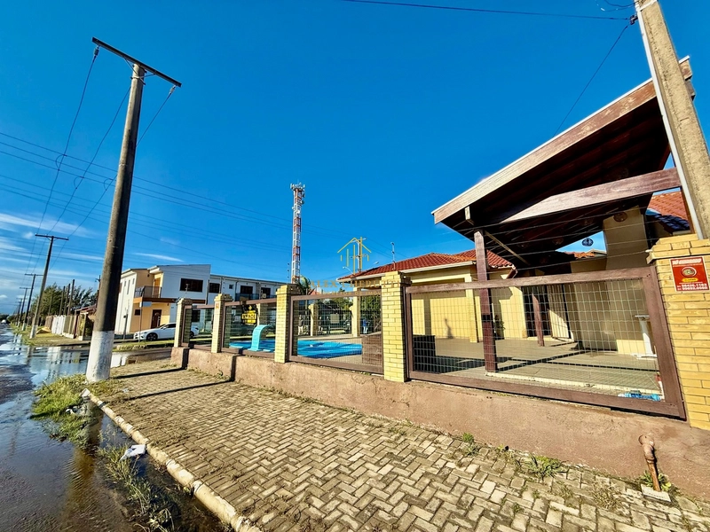 Casa com ótima localização em Atlântida Sul: 4ª foto da galeria de imagens do imóvel