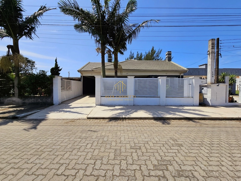 Linda casa no centro de Xangri-lá: 1ª foto da galeria de imagens do imóvel