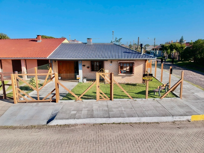 Linda casa em ótima localização na praia de Rainha do Mar: 3ª foto da galeria de imagens do imóvel