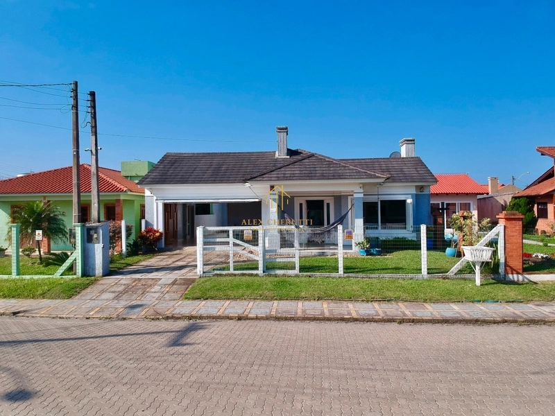 Linda casa em Noiva do Mar: 2ª foto da galeria de imagens do imóvel