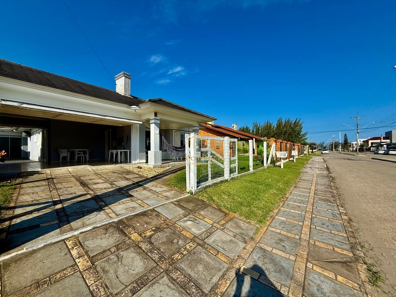 Linda casa em Noiva do Mar: 4ª foto da galeria de imagens do imóvel