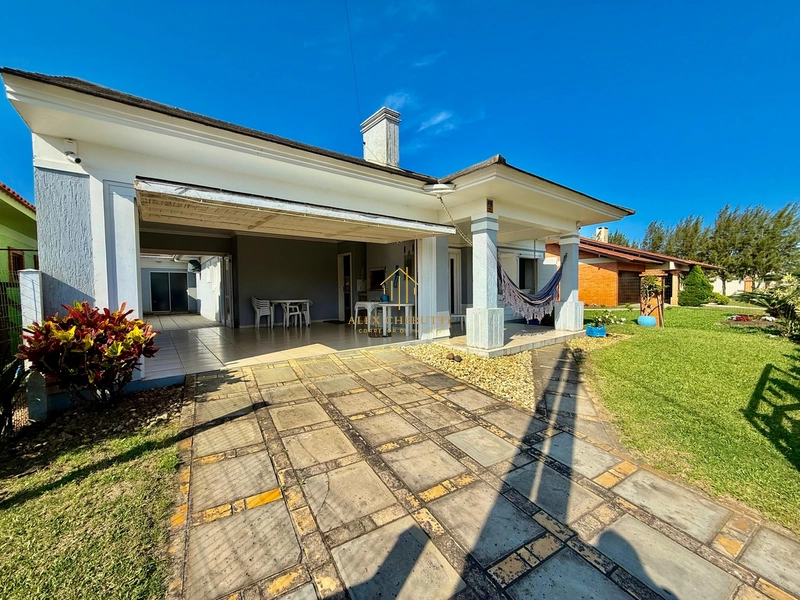 Linda casa em Noiva do Mar: 3ª foto da galeria de imagens do imóvel