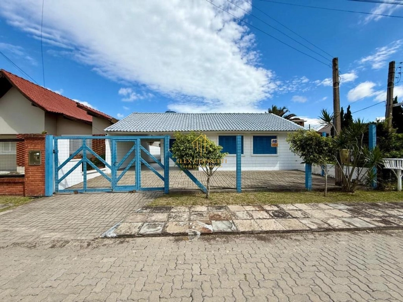 Bela casa com 4 dormitórios em Noiva do Mar: 1ª foto da galeria de imagens do imóvel