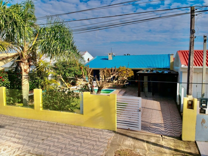 Bela casa com 4 dormitórios em Noiva do Mar: 1ª foto da galeria de imagens do imóvel
