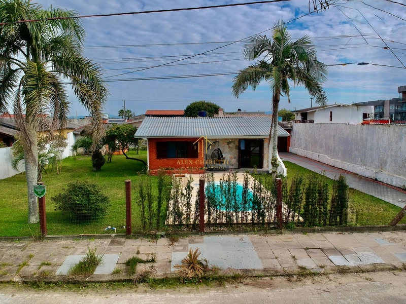 Casa com piscina em Rainha do Mar: 2ª foto da galeria de imagens do imóvel