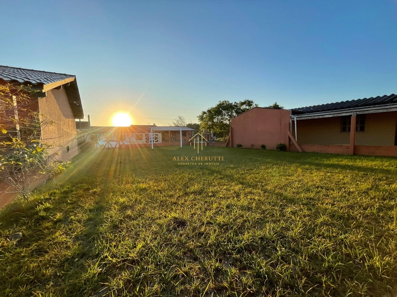 Casa na praia de Atlântida Sul: 3ª foto da galeria de imagens do imóvel
