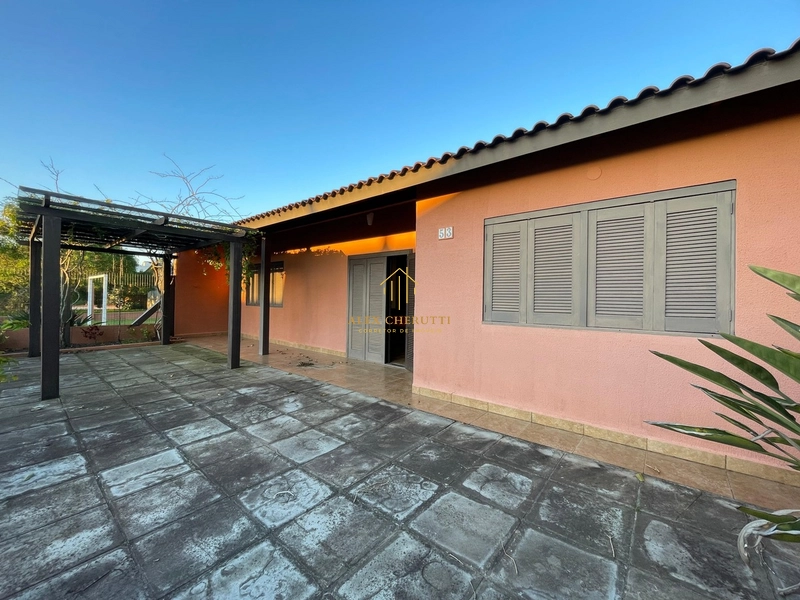 Casa na praia de Atlântida Sul: 1ª foto da galeria de imagens do imóvel