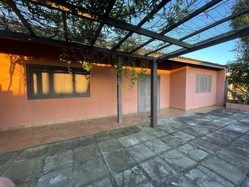 Casa na praia de Atlântida Sul: 2ª foto da galeria de imagens do imóvel