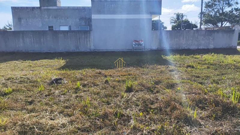Terreno na praia de Atlântida Sul: 1ª foto da galeria de imagens do imóvel