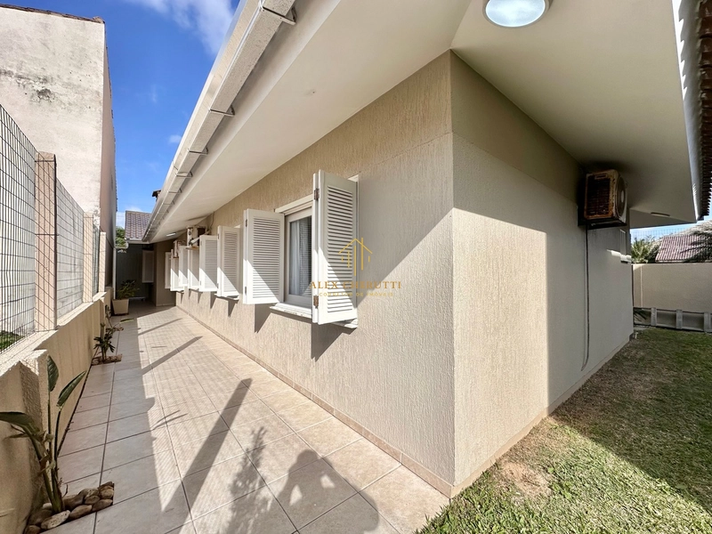 Casa lindíssima no centro de Xangri-lá: 42ª foto da galeria de imagens do imóvel