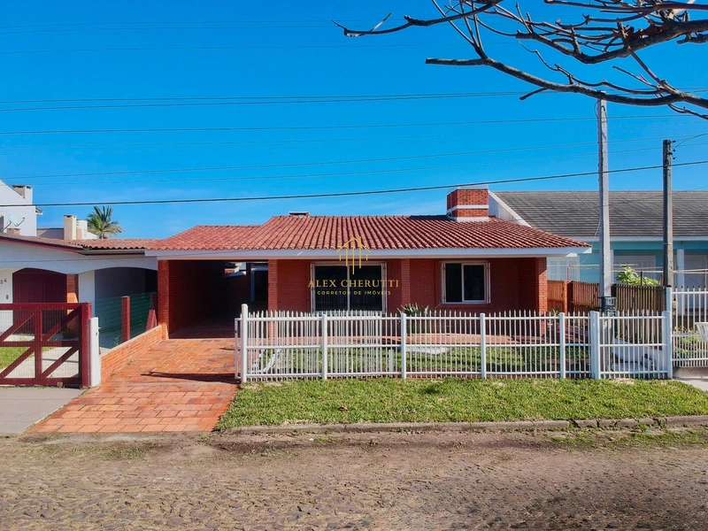Casa com 3 dormitórios em Atlântida Sul: 2ª foto da galeria de imagens do imóvel