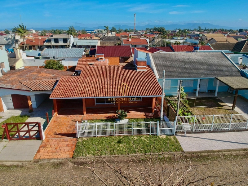 Casa com 3 dormitórios em Atlântida Sul: 4ª foto da galeria de imagens do imóvel